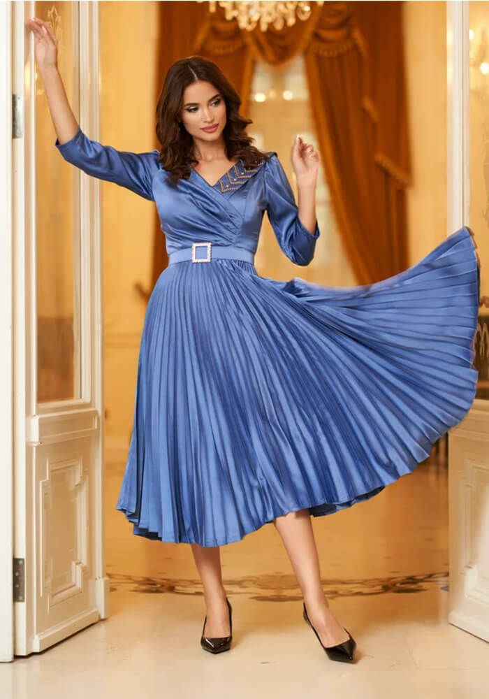 Rochie Marisol bleu cu fusta plisata si curea in talie